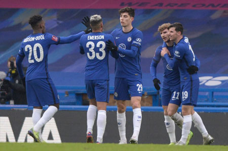 CBA-上海客场大胜青岛 古德温突破上篮