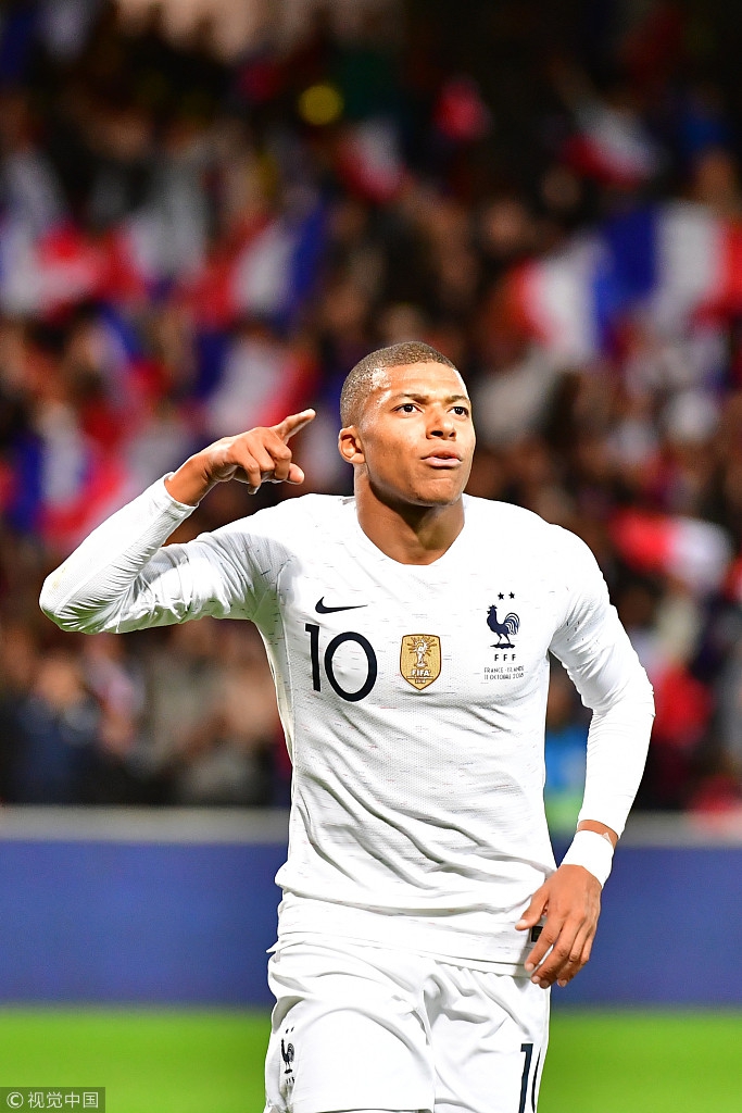 西超杯决赛前瞻：巴萨力求复仇皇马，卫冕荣誉在望